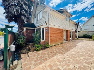 Casa en venta en Condominio los aromos ii, Valparaíso - 4 dormitorios, 3 baños