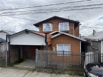 Casa en venta en Casa en Altos del tepuel con 5 D y 3 B, Cercano a colegio y Supermercados, Puerto Montt - 5 dormitorios, 3 baños