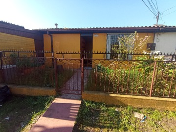 Casa en venta en Se Vende O Arrienda Casa con Privilegiada Ubicación - 3 dormitorios, 1 baño