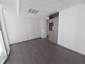 Oficina en venta en Av. Edmundo eluchans, Viña del Mar - 1 dormitorio, 1 baño