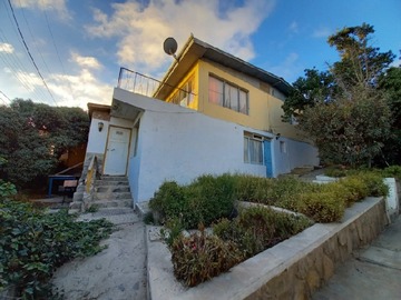 Casa en venta en Coquimbo, Coquimbo - 13 dormitorios, 4 baños