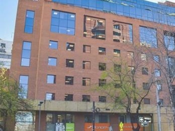 Oficina en arriendo mensual en Reyes Lavalle con El Alcande, Las Condes - 5 dormitorios, 5 baños