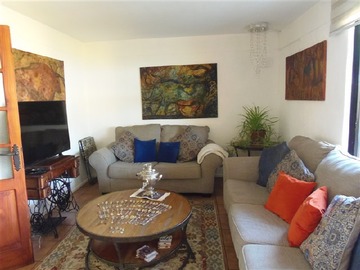 Casa en venta en Quebrada de Macul-Consistorial, Peñalolén - 4 dormitorios, 3 baños