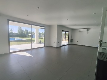 Casa en venta en Liray con lo pinto, Colina - 3 dormitorios, 3 baños