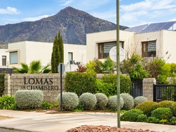Casa en venta en Casa en Venta, Gran Jardín Piscina /Chamisero (178061), Colina - 4 dormitorios, 4 baños