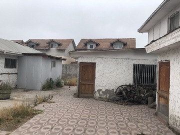 Casa en arriendo mensual en Casa en arriendo mas de 2.600 mts2, Maipú - 5 baños