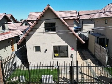 Casa en arriendo mensual en Hacienda Esmeralda, Talca - 3 dormitorios, 3 baños
