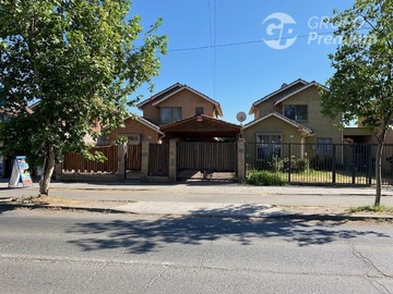 Casa en venta en Av. Miraflores con Presbitero Felix Zaragoza, Peñaflor - 3 dormitorios, 3 baños
