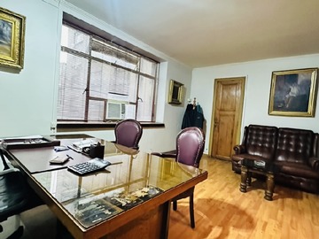 Oficina en arriendo mensual en Oficina 3 privados + 2 baños - huérfanos con bandera, Santiago - 3 dormitorios, 2 baños