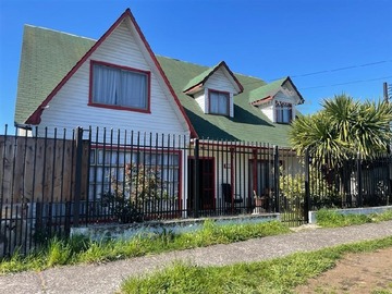 Casa en venta en Curacautín, Curacautín - 4 dormitorios, 2 baños