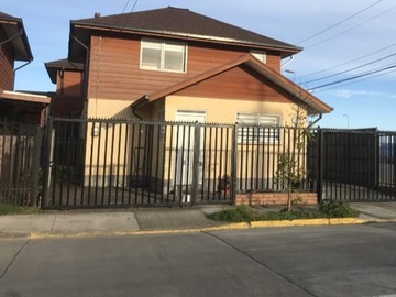 Casa en arriendo mensual en Arrienda Casa Uso Comercial de Esquina. Valle Volcanes - 3 dormitorios, 2 baños