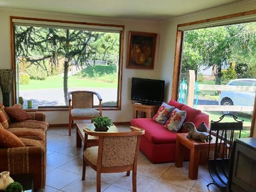 Casa en venta en Pucón Centro, Pucón - 4 dormitorios, 2 baños