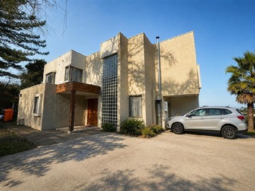 Casa en venta en send de Washington Lt4, Talca - 5 dormitorios, 4 baños