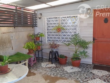 Casa en venta en Población Isla Lenox, Limache - 4 dormitorios, 2 baños