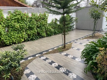 Casa en venta en Teruel / Vicente Pérez Rosales, La Reina - 5 dormitorios, 3 baños