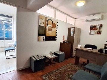 Oficina en arriendo mensual en Luminoso Espacio Ideal para Emprendedores (178860), Santiago - 3 dormitorios, 2 baños