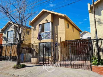Casa en venta en Pje. San oscar, Santiago - 3 dormitorios, 3 baños