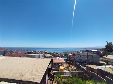 Casa en venta en Cerro la Cruz , calle El Vergel, Valparaíso., Valparaíso - 5 dormitorios, 2 baños