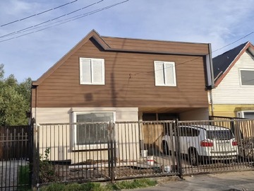 Casa en venta en Hermosa Casa Dos Pisos con Estacionamiento Techado - 3 dormitorios, 3 baños
