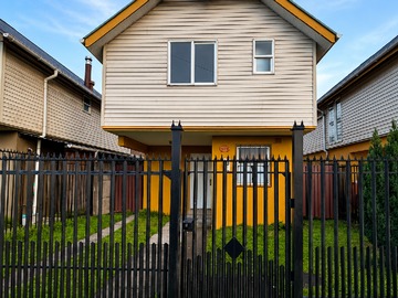 Casa en venta en Avenida Los Notros, Puerto Montt - 3 dormitorios, 2 baños