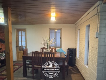 Casa en venta en Vende Amplia y Hermosa Casa en Maipu - 5 dormitorios, 2 baños
