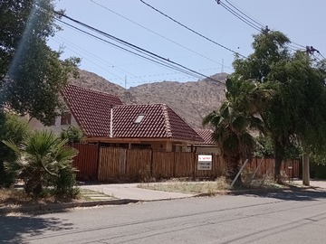 Casa en arriendo mensual en Casa Remodelada Sector Comercial - 4 dormitorios, 3 baños