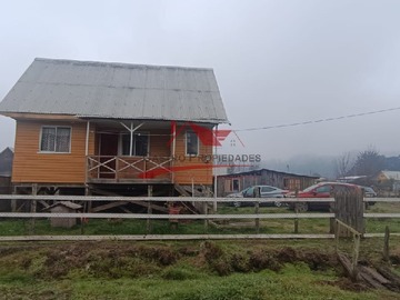 Casa en venta en Casa de Dos Pisos con 5 Dormitorios, 1 Baño, Nehuentue. - 5 dormitorios, 1 baño