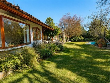 Casa en venta en Camino Las Flores / Camino La Fuente, Las Condes - 5 dormitorios, 4 baños