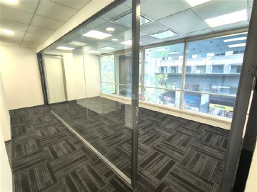 Oficina en arriendo mensual en Huerfanos / Mac Iver, Santiago - 5 dormitorios, 5 baños