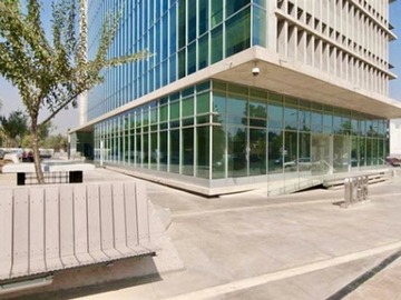 Local Comercial en arriendo mensual en Edificio Plaza San Damían, Las Condes - 2 baños