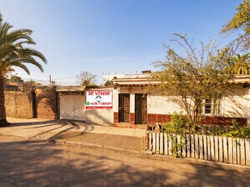 Casa en venta en Catedral 5988, Lo Prado - 4 dormitorios, 2 baños