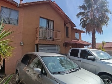 Casa en venta en Ciudad de los valles, Pudahuel - 4 dormitorios, 3 baños