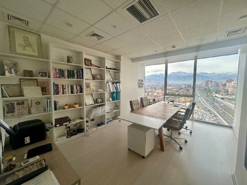 Oficina en arriendo mensual en Avenida Presidente Kennedy Lateral 5770, Vitacura, Región Metropolitana de Santiago 7630000, Chile, Vitacura - 1 baño