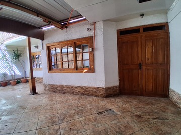Casa en arriendo mensual en Ma. Luisa Bombal c/ Pje Ana Ma. del Río, Alto Hospicio - 4 dormitorios, 2 baños