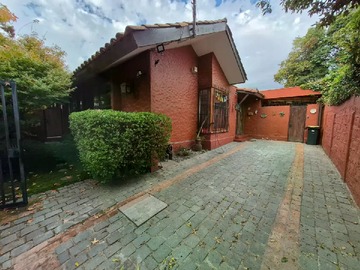 Casa en venta en Pasaje 23 de Febrero, La Reina - 4 dormitorios, 3 baños