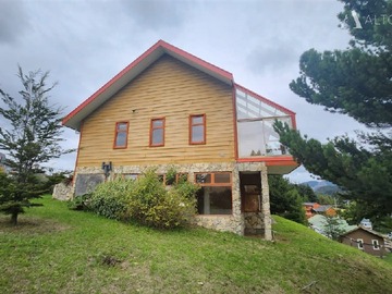 Casa en venta en Teniente Vidal, Coyhaique - 4 dormitorios, 5 baños