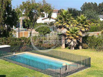 Casa en venta en Santa María del Mar, Santo Domingo - 7 dormitorios, 5 baños