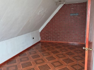 Casa en venta en Cerca de la universidad de talca (condominio de lircay), Talca - 4 dormitorios, 1 baño