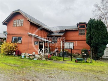 Casa en venta en Carlos Richter con Av Hechentleiner, Frutillar - 6 dormitorios, 1 baño