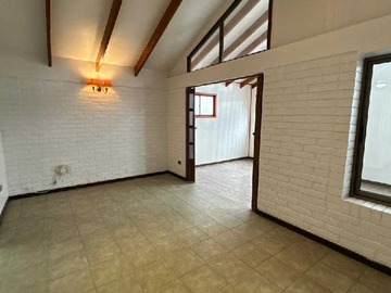 Casa en arriendo mensual en Hermosa casa en condominio los silos (171079), Puente Alto - 3 dormitorios