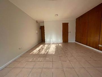 Oficina en arriendo mensual en Oficina Luminosa e con excelente ubicación (169070), Providencia - 1 baño