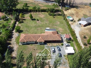 Casa en venta en Camino San Vicente / Camino La Lechería, Pirque - 4 dormitorios, 3 baños