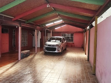 Casa en venta en Carlos Dávila Est Metro San Ramon, San Ramón - 5 dormitorios, 5 baños