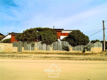 Casa en venta en Playa Hangaroa / La Puntilla, El Quisco - 4 dormitorios, 2 baños