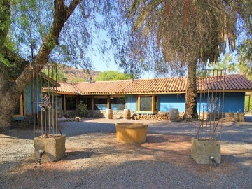 Casa en arriendo mensual en Camino Hacienda Chacabuco, Santiago - 6 dormitorios, 5 baños