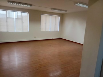 Oficina en arriendo mensual en Moneda 1000, Santiago - 12 dormitorios, 4 baños