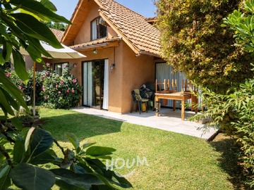 Casa en venta en Avenida El Valle, Peñalolén - 5 dormitorios, 3 baños