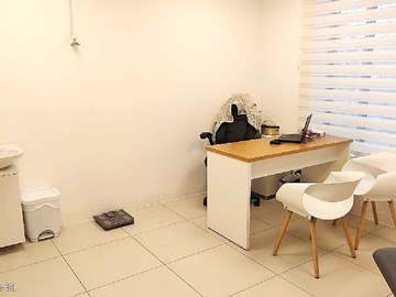 Oficina en arriendo mensual en Arriendo Oficina Edificio Coraceros, Viña del Mar - 2 dormitorios, 2 baños