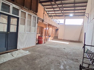 Local Comercial en venta en Avenida Carlos Valdovinos 1033, San Miguel, San Miguel - 4 dormitorios, 3 baños
