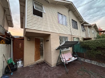 Casa en arriendo mensual en Hacienda Los Conquistadores, Puente Alto - 2 dormitorios, 1 baño